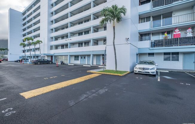 Majestic Koolau Views from Top Floor Luluku Gardens Condo