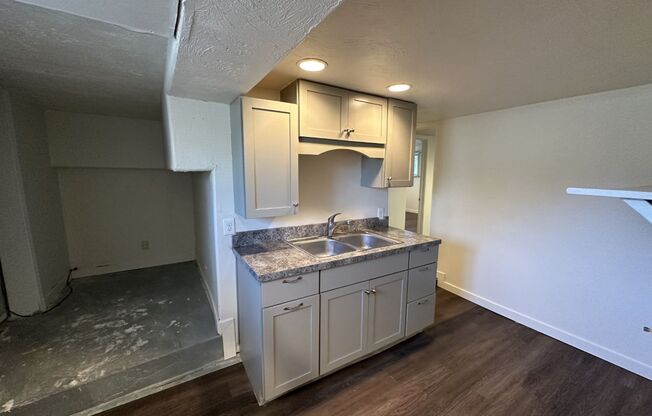 2 beds, 1 bath, 1,000 sqft, $950, Unit 978 #4