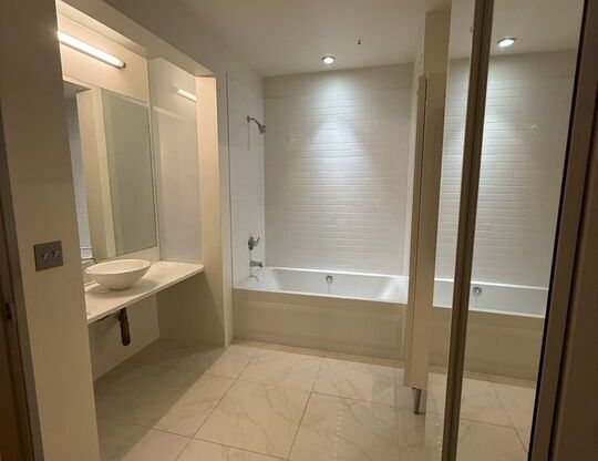 1 bed, 1 bath, 980 sqft, $3,400, Unit 114