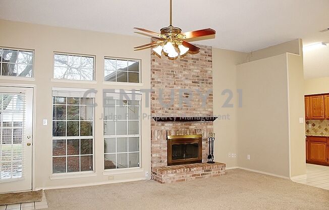 Gorgeous 3/2/2 in Allen For Rent!