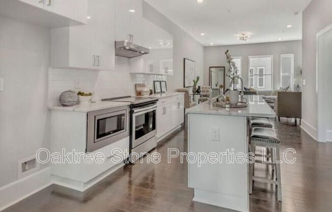 456 PKWY DR NE