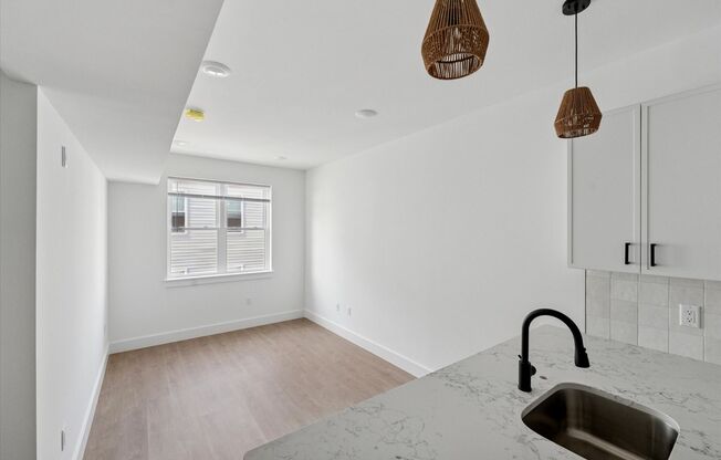 1 bed, 1 bath, 725 sqft, $1,313, Unit 204