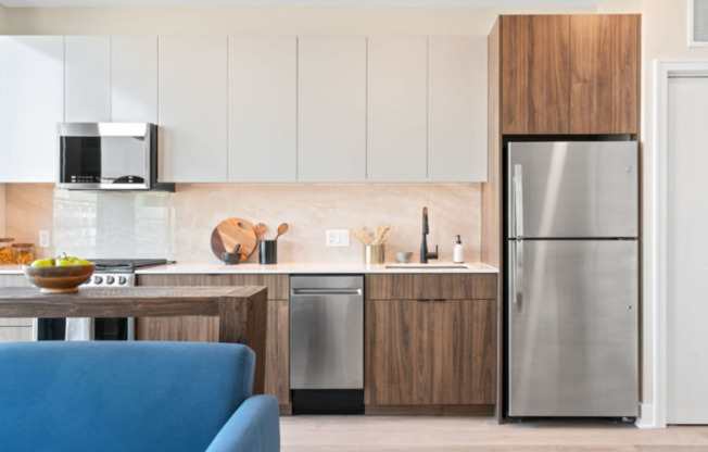 1116 W VAN BUREN