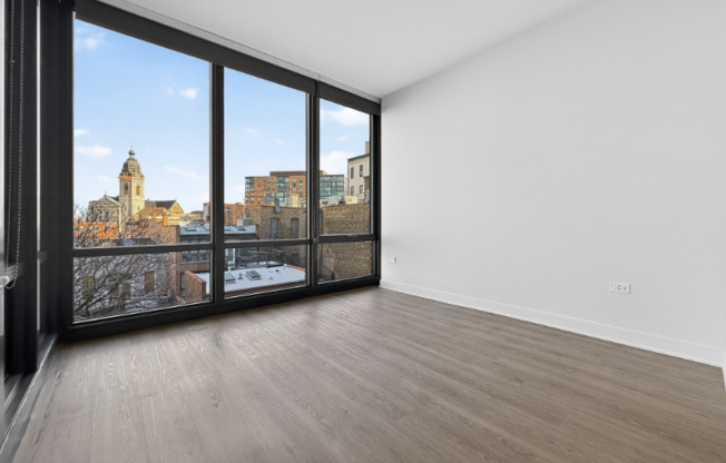 736 N ABERDEEN