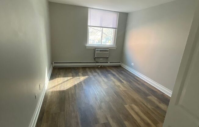 1 bed, 1 bath, 700 sqft, $1,650, Unit 401