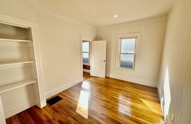 3 beds, 1 bath, $4,200, Unit 1