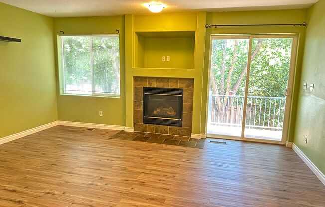 HALF OFF FIRST FULL MONTH! Single Family Home With New Flooring in Great Wilsonville Neighborhood!