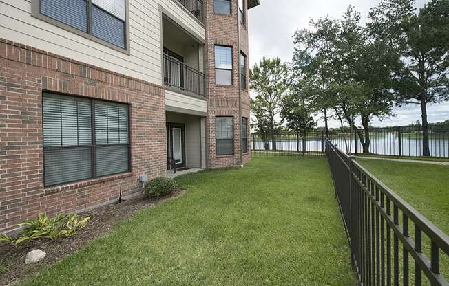 backyard apartments in pearland