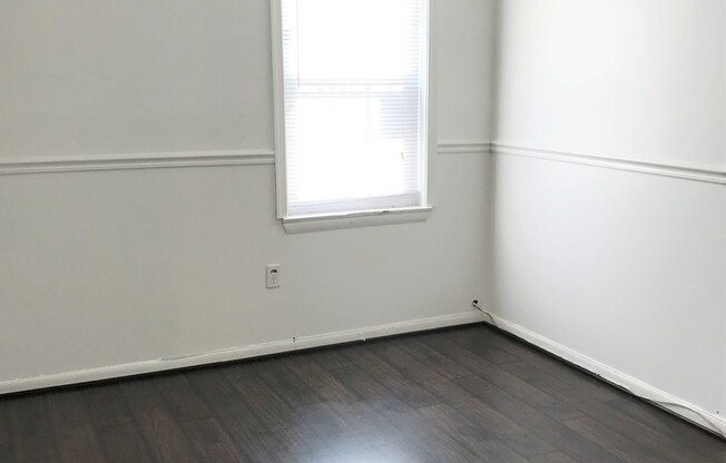 Charming 3bd/1ba Townhome in Johnston Square!