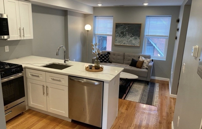 1 bed, 1.5 baths, 650 sqft, $3,000, Unit 3