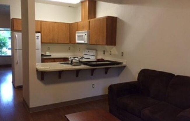 2 beds, 1 bath, $1,675, Unit 8