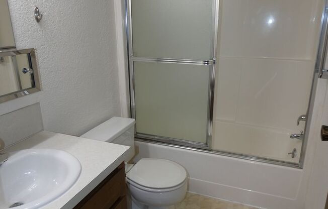 2 beds, 1 bath, $1,450, Unit Unit 05