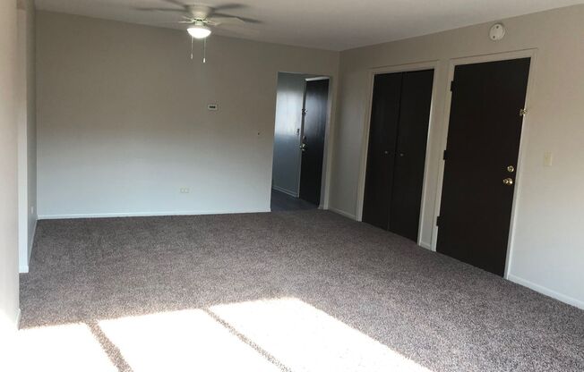 2 beds, 1 bath, 900 sqft, $1,650