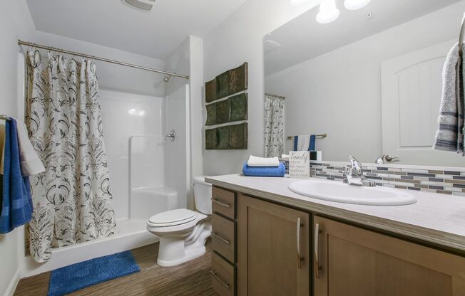 2 beds, 1.5 baths, 872 sqft, $1,765, Unit 321