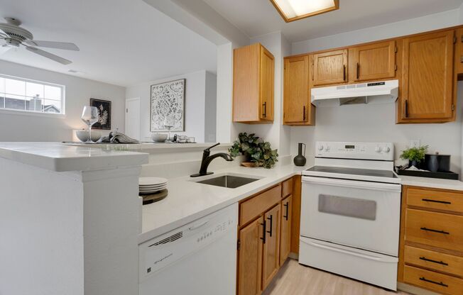 Charming 2 bed 1 bath Condo in Centennial!