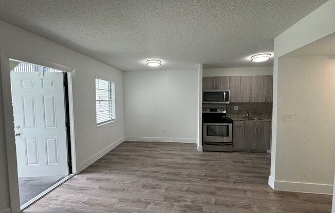 1 bed, 1 bath, 600 sqft, $1,595, Unit F105