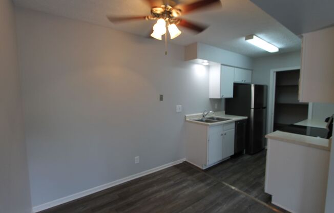 1 bed, 1 bath, 650 sqft, $855, Unit 6717-2
