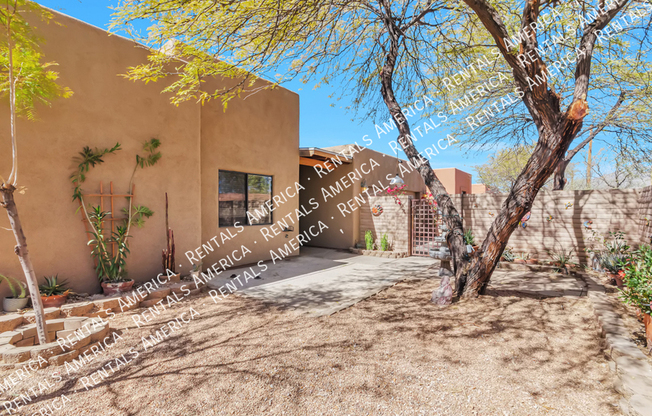 1711 N BAXTER DR