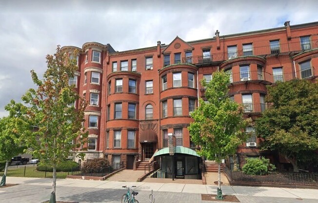 924 Beacon St.
