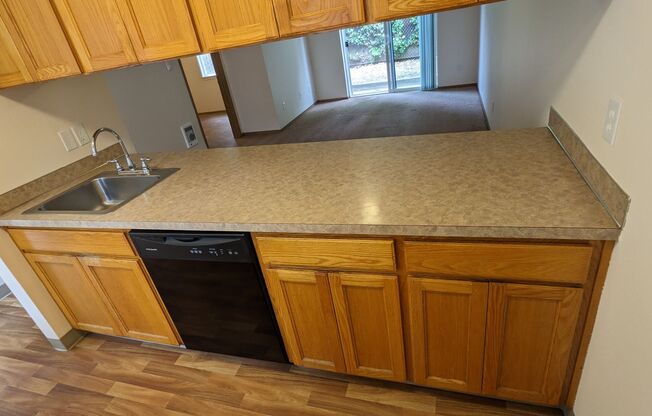 1 bed, 1 bath, 650 sqft, $1,325, Unit 05
