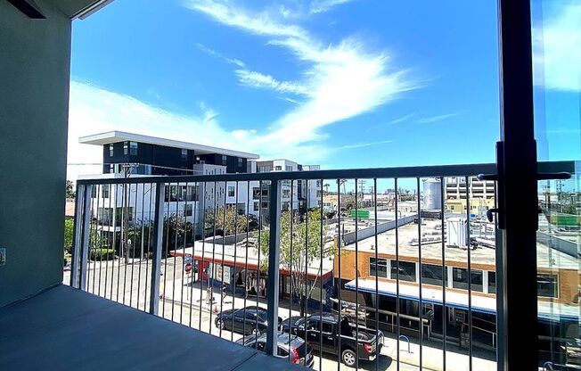 Studio, 1 bath, $2,495, Unit Unit 305