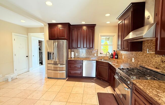 1700 Pearl Street - 30% Rental Fee