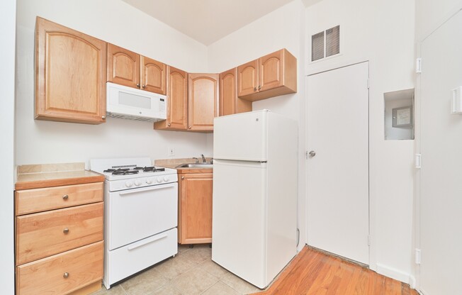 326 E 74 ST