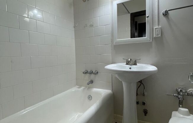 Studio, 1 bath, 330 sqft, $1,450, Unit 112
