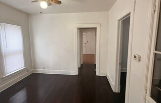 922 E HAMILTON