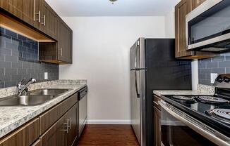 2 beds, 2 baths, 900 sqft, $1,275