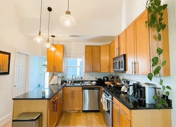 86 WYMAN ST