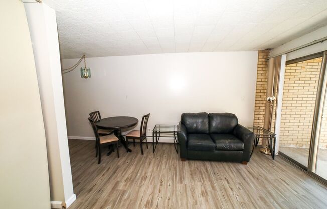 Studio, 1 bath, 514 sqft, $1,600, Unit 06