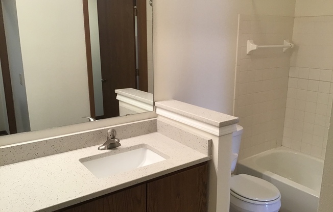 2 beds, 1 bath, 1,000 sqft, $1,650, Unit 7717CF