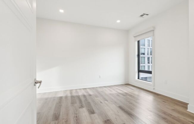 1 bed, 1 bath, 720 sqft, $2,250, Unit 605