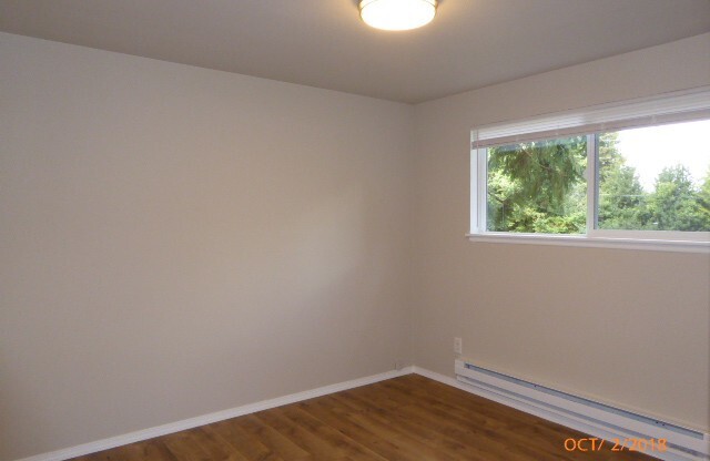 Charming 3 Bed 2 Bath Rambler in Eastgate