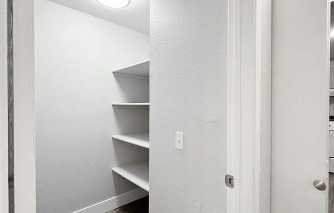 1 bed, 1 bath, 636 sqft, $1,595, Unit 424
