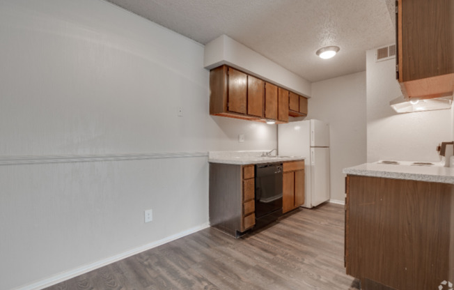 1 bed, 1 bath, 800 sqft, $915, Unit 1612