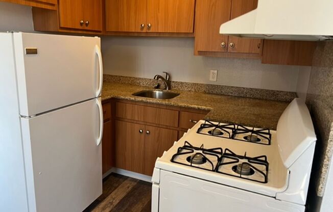 1 bed, 1 bath, 453 sqft, $2,095, Unit 033