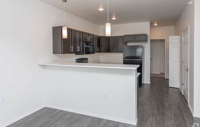 2 beds, 2 baths, 904 sqft, $1,230, Unit 4033-220