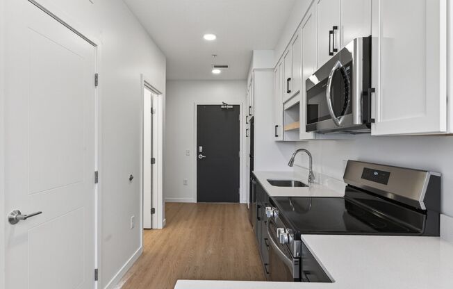 Studio, 1 bath, 456 sqft, $1,225, Unit 305
