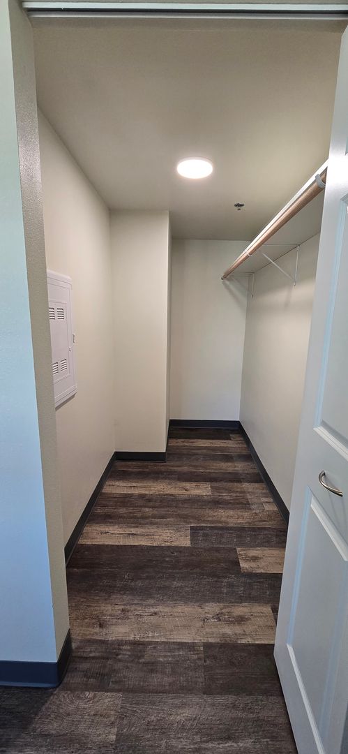 1 bed, 1 bath, 553 sqft, $1,250, Unit 302