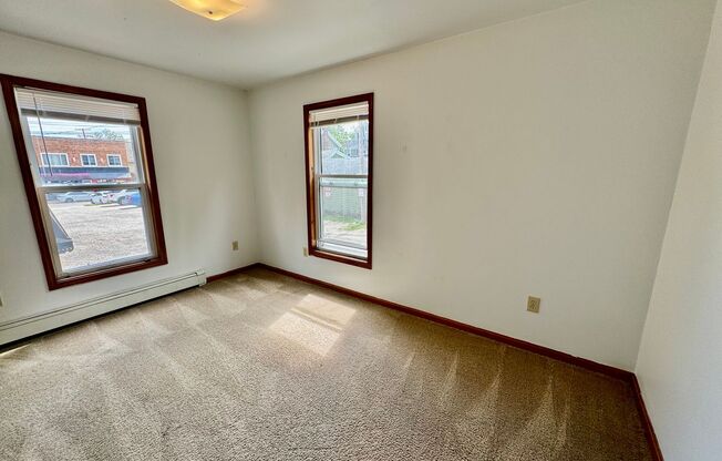 2 beds, 1 bath, $1,195, Unit 2