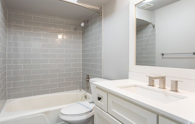 2 beds, 1 bath, 830 sqft, $1,395, Unit 49
