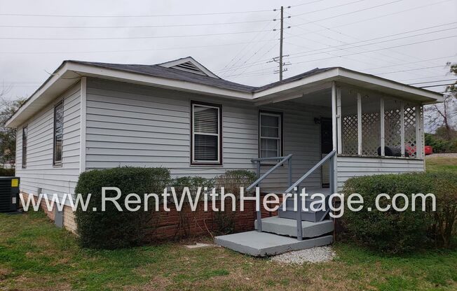 GRANDPA'S BUNGELOW/ CHARMING RANCH HOME/ TOTALLY RENOVATED/ PRIVATE YARD