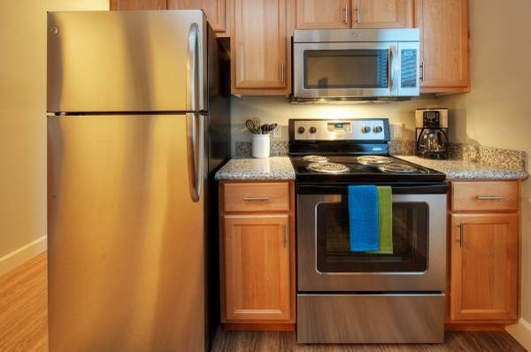 2 beds, 2 baths, 1,008 sqft, $1,700, Unit 202-F