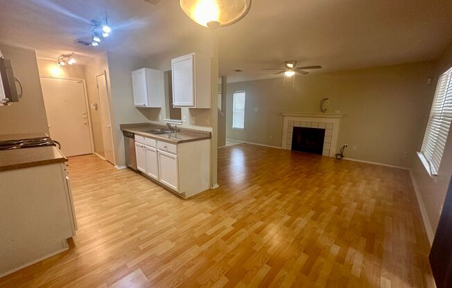 FALL INTO A NEW HOME WITH OUR MOVE-IN SPECIALS!