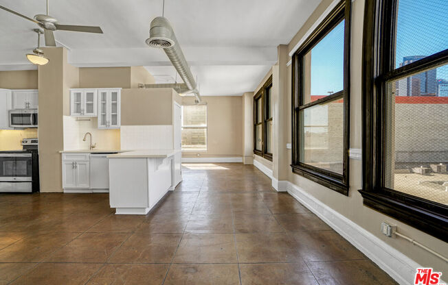 Studio, 1 bath, 750 sqft, $2,500, Unit 309