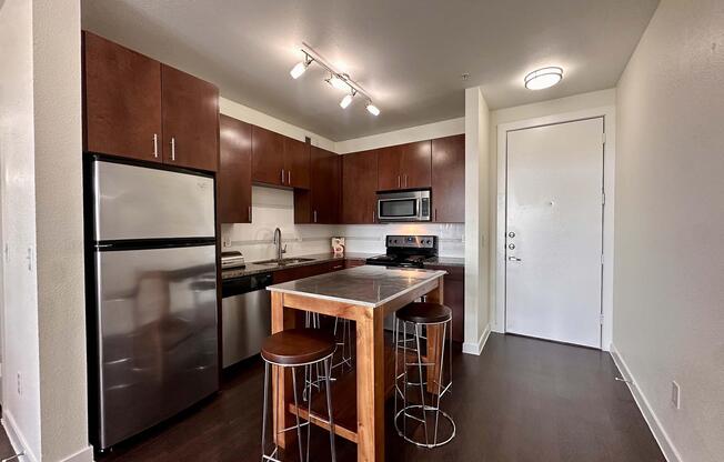2 beds, 2 baths, 1,080 sqft, $1,930