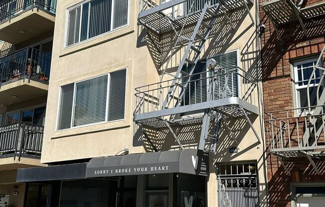 2454 - 2458 Chestnut Street