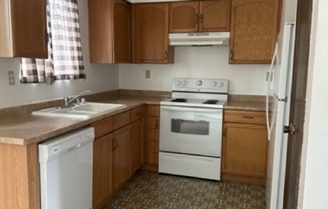 823/825 2nd st